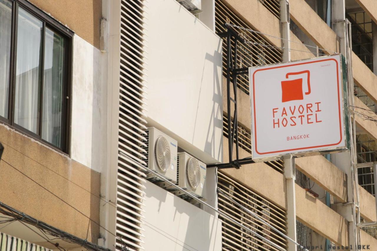 Favori Hostel Bangkok Surawong Екстериор снимка